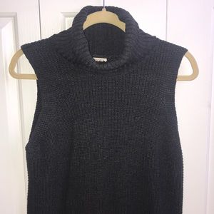 Turtleneck dark grey sleeveless sweater